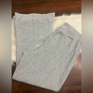 Aerie Groove-On Ribbed Velour Flare Pants Gray – Size Large